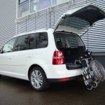 Das Rollstuhlverladesystem LADEBOY im PKW Typ Van.