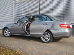 Das Rollstuhlverladesystem LADEBOY S2 im Mercedes W212