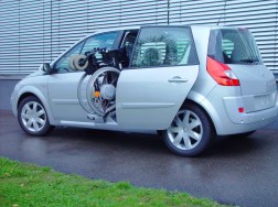 Der LADEBOY S im Renault Scenic 2005