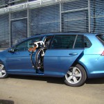 Das Rollstuhlverladesystem LADEBOY S2 im VW Golf 7 Variant 2015.