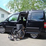 Das Rollstuhlverladesystem LADEBOY S2 im VW Caddy Rollstuhl ungefaltet